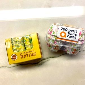 Vtg 2 boxes bright cupcake cookie liners for mini pan. Amscan and Pralin Formar